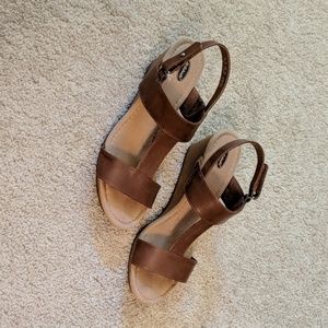 Platform sandals